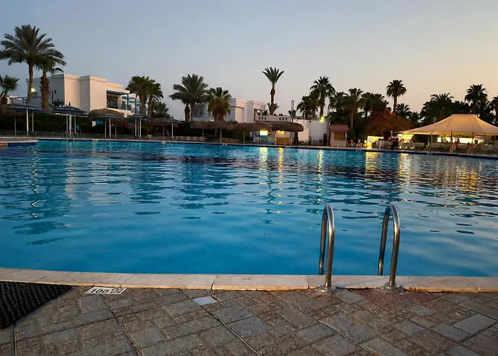By Lagoon With Pools & Aqua Park * Hurgada