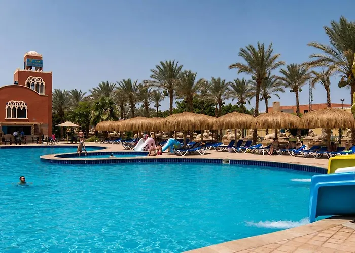 By Lagoon With Pools & Aqua Park Hurgada